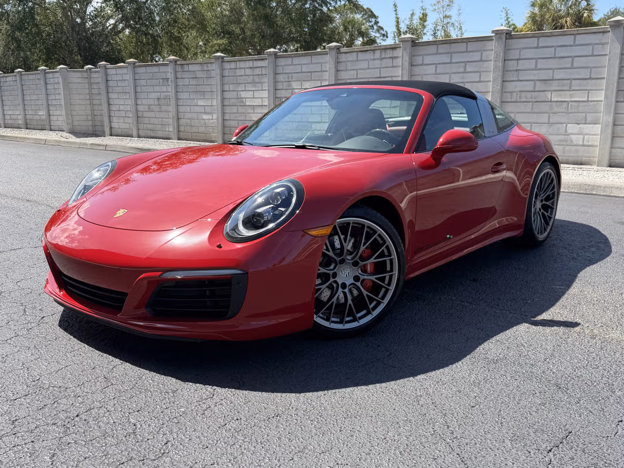 
           
        2017 Porsche 911