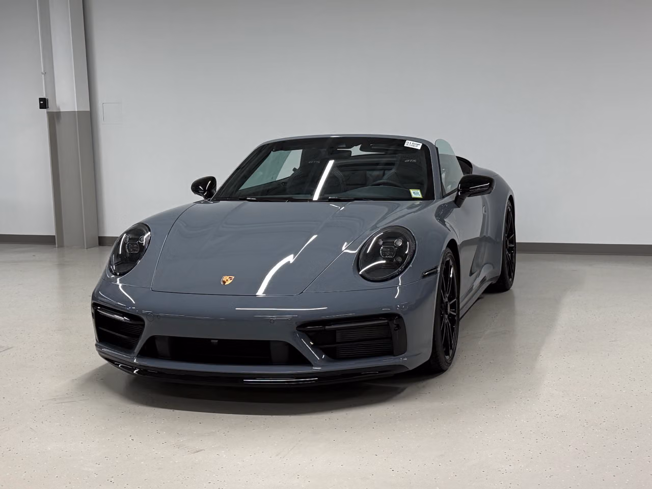 
           
        2024 Porsche 911