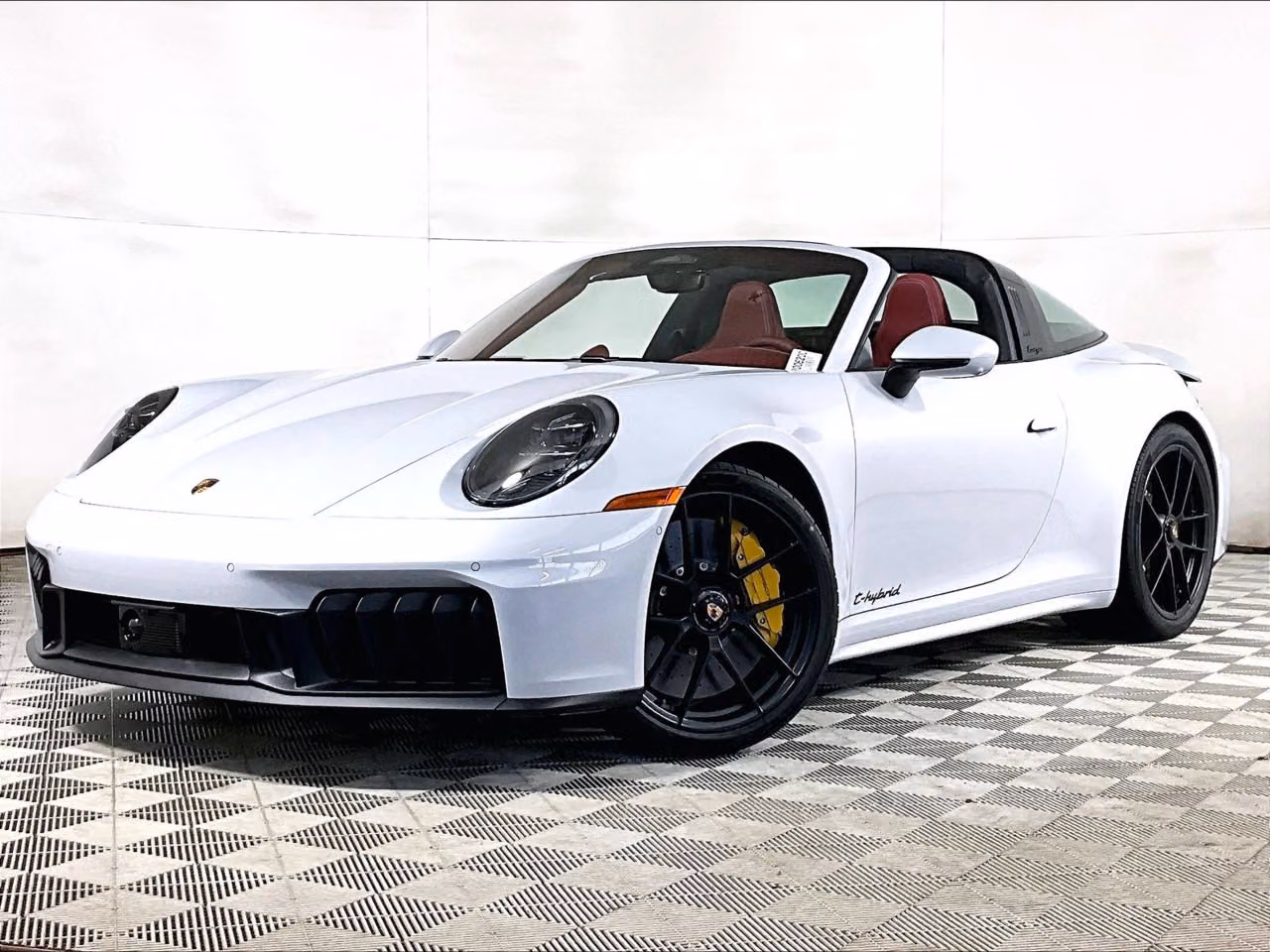 
           New 
        2026 Porsche 911