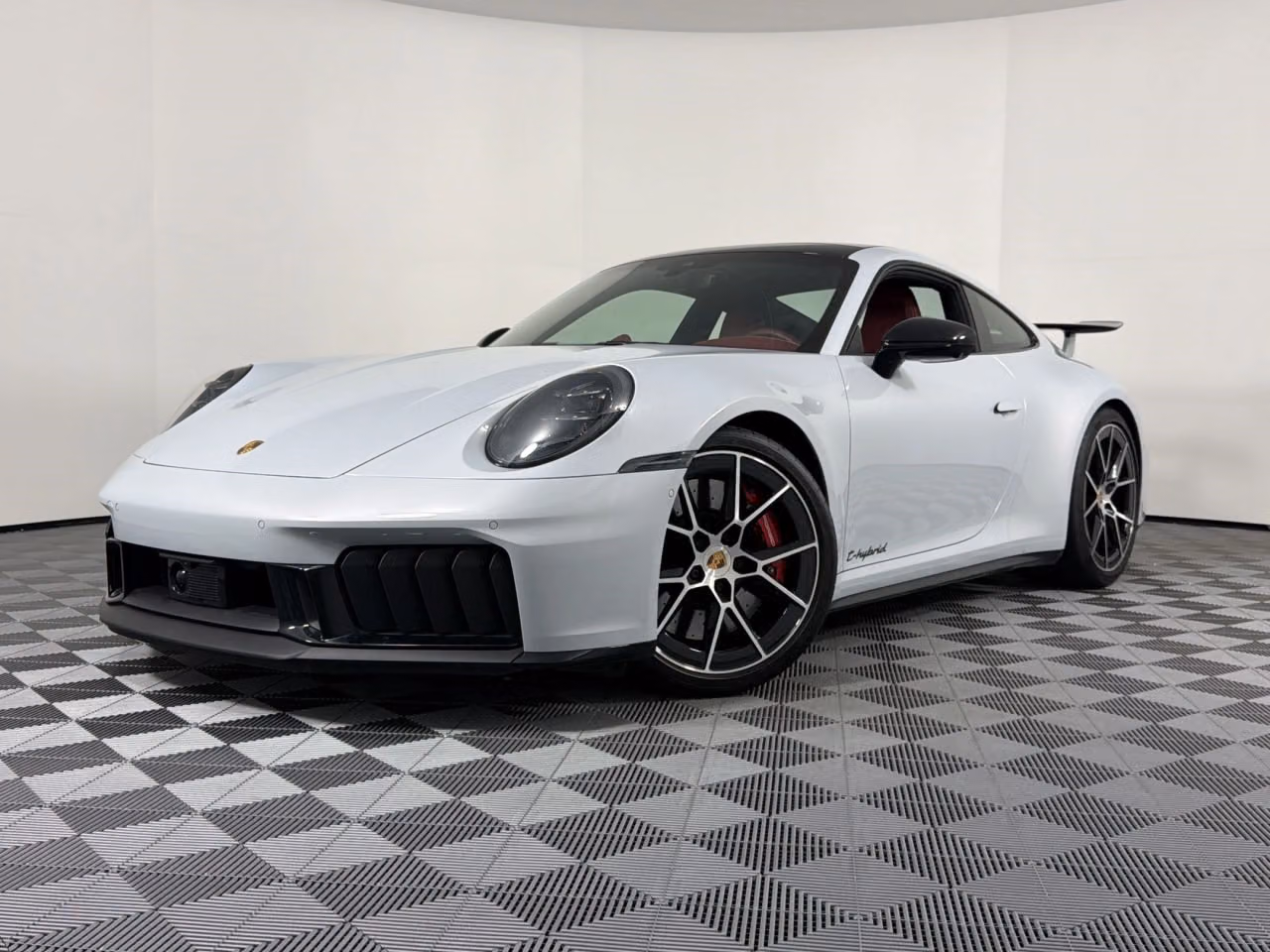 
           
        2026 Porsche 911