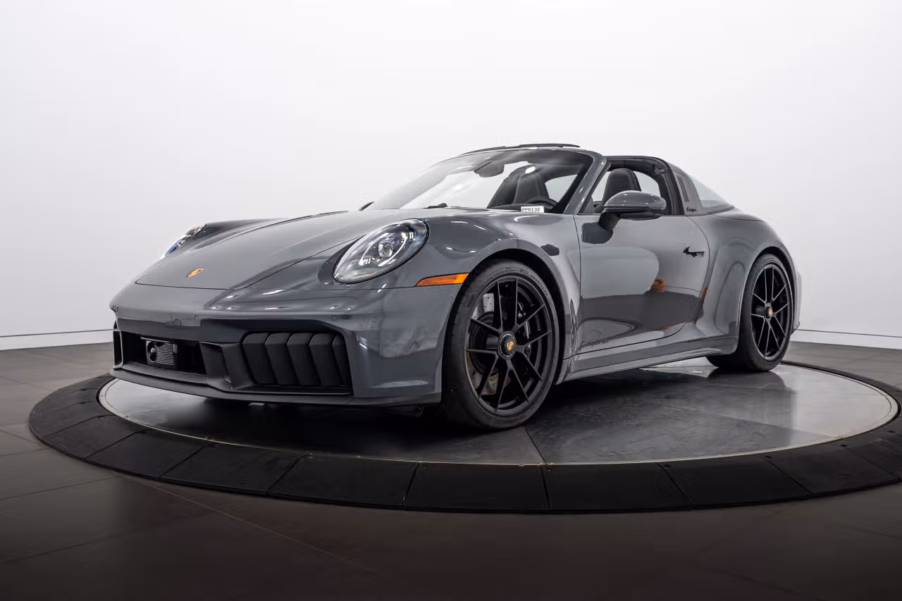 
           
        2025 Porsche 911