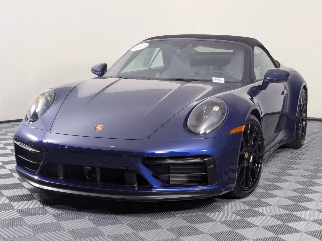 
           
        2024 Porsche 911