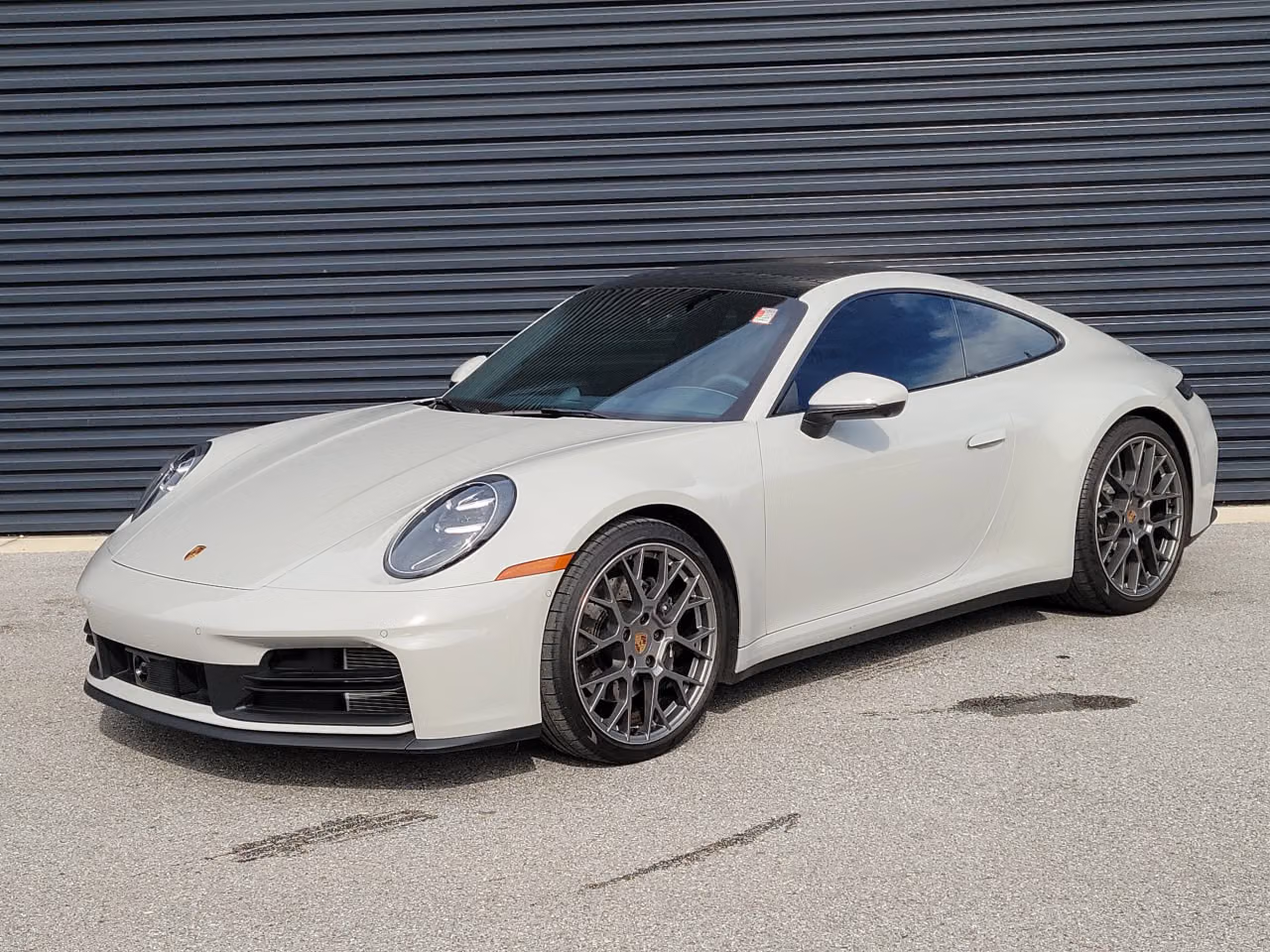 
           
        2025 Porsche 911