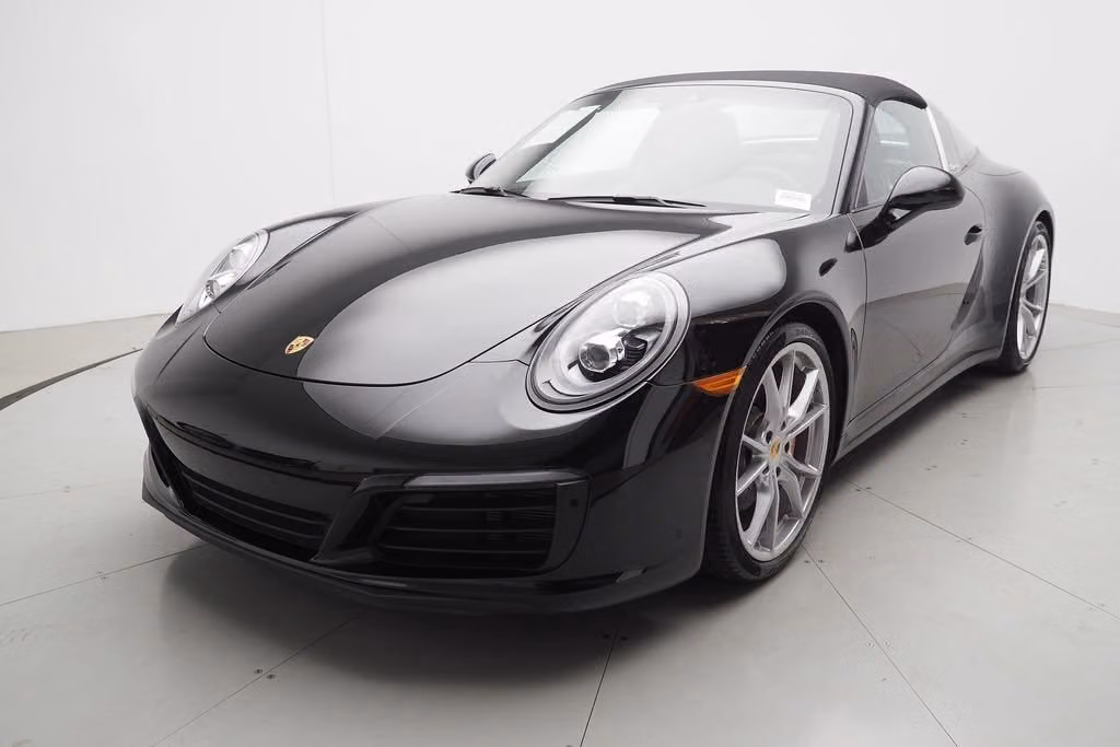 
           
        2019 Porsche 911
