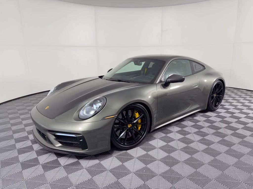 
           
        2020 Porsche 911