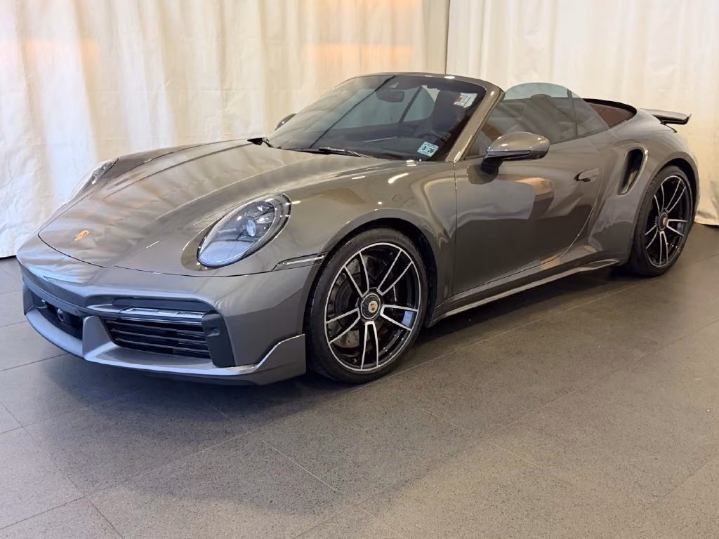
           
        2021 Porsche 911