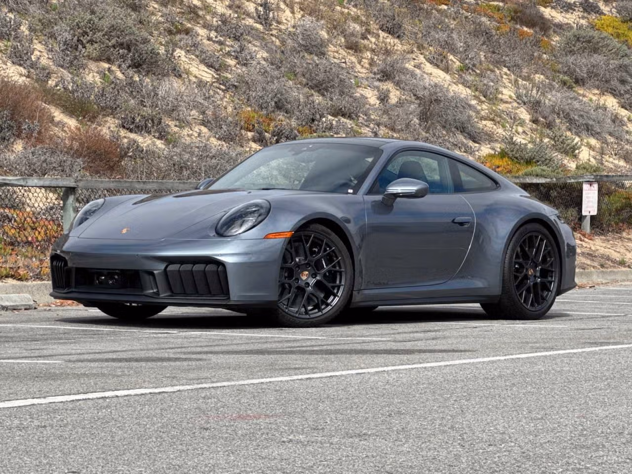 
           
        2025 Porsche 911