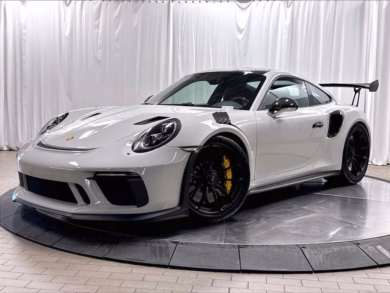 
           
        2019 Porsche 911
