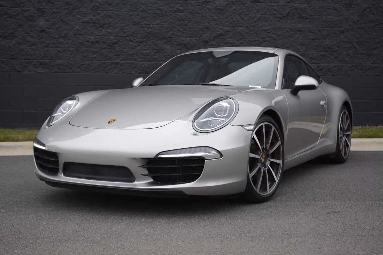 
           
        2012 Porsche 911