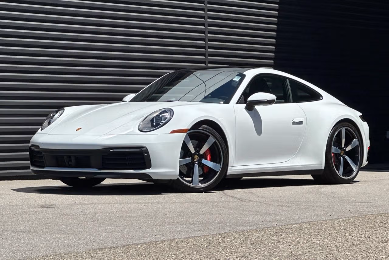 
           
        2024 Porsche 911