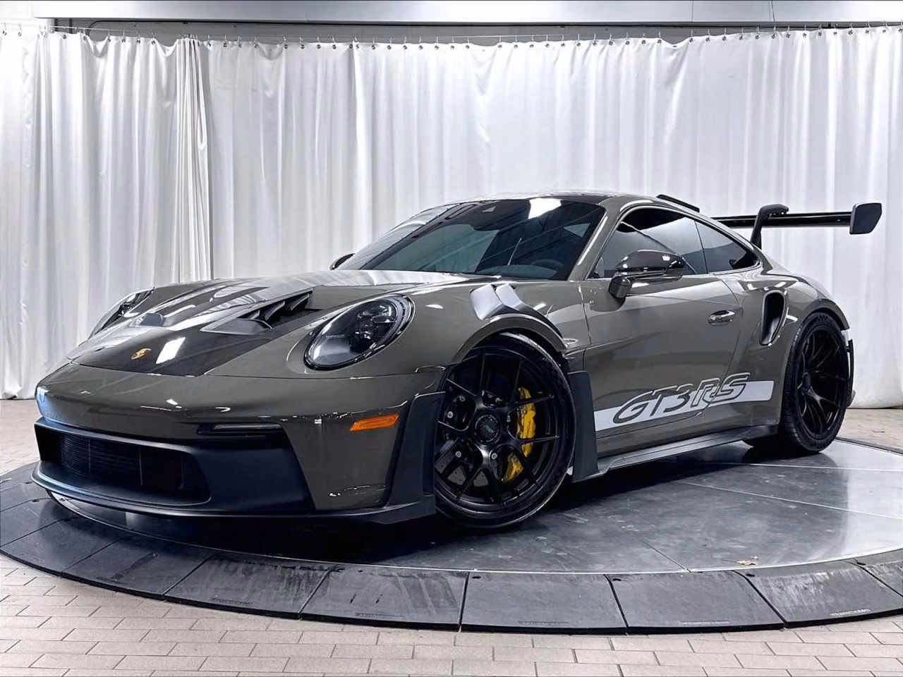 
           
        2024 Porsche 911
