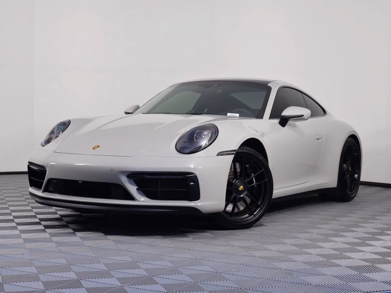 
           
        2022 Porsche 911