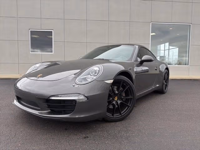 
           
        2015 Porsche 911