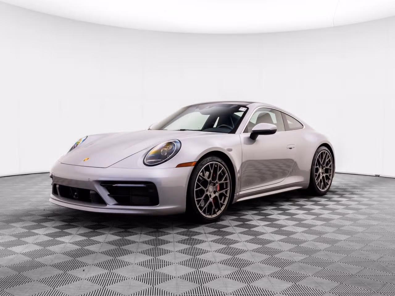 
           
        2020 Porsche 911