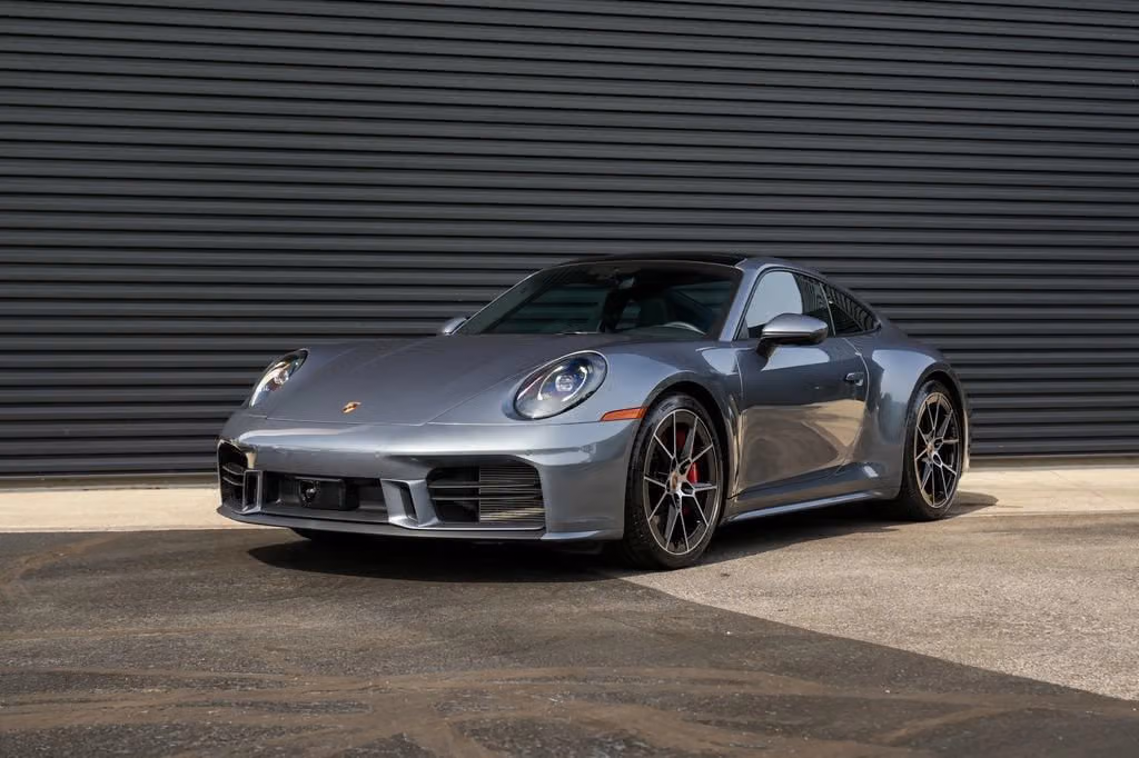 
           
        2025 Porsche 911