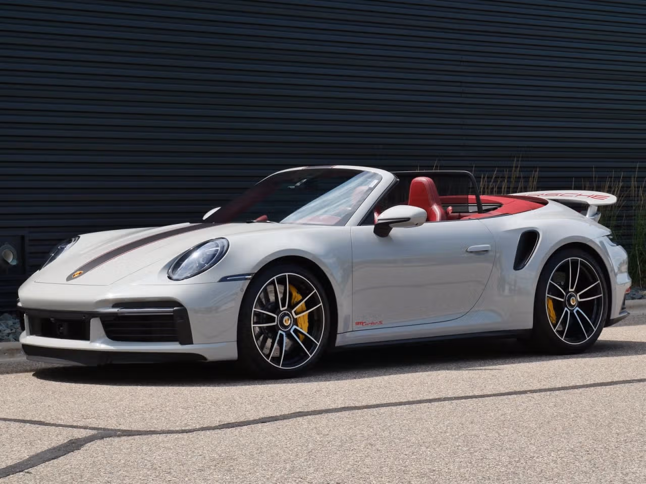 
           
        2023 Porsche 911