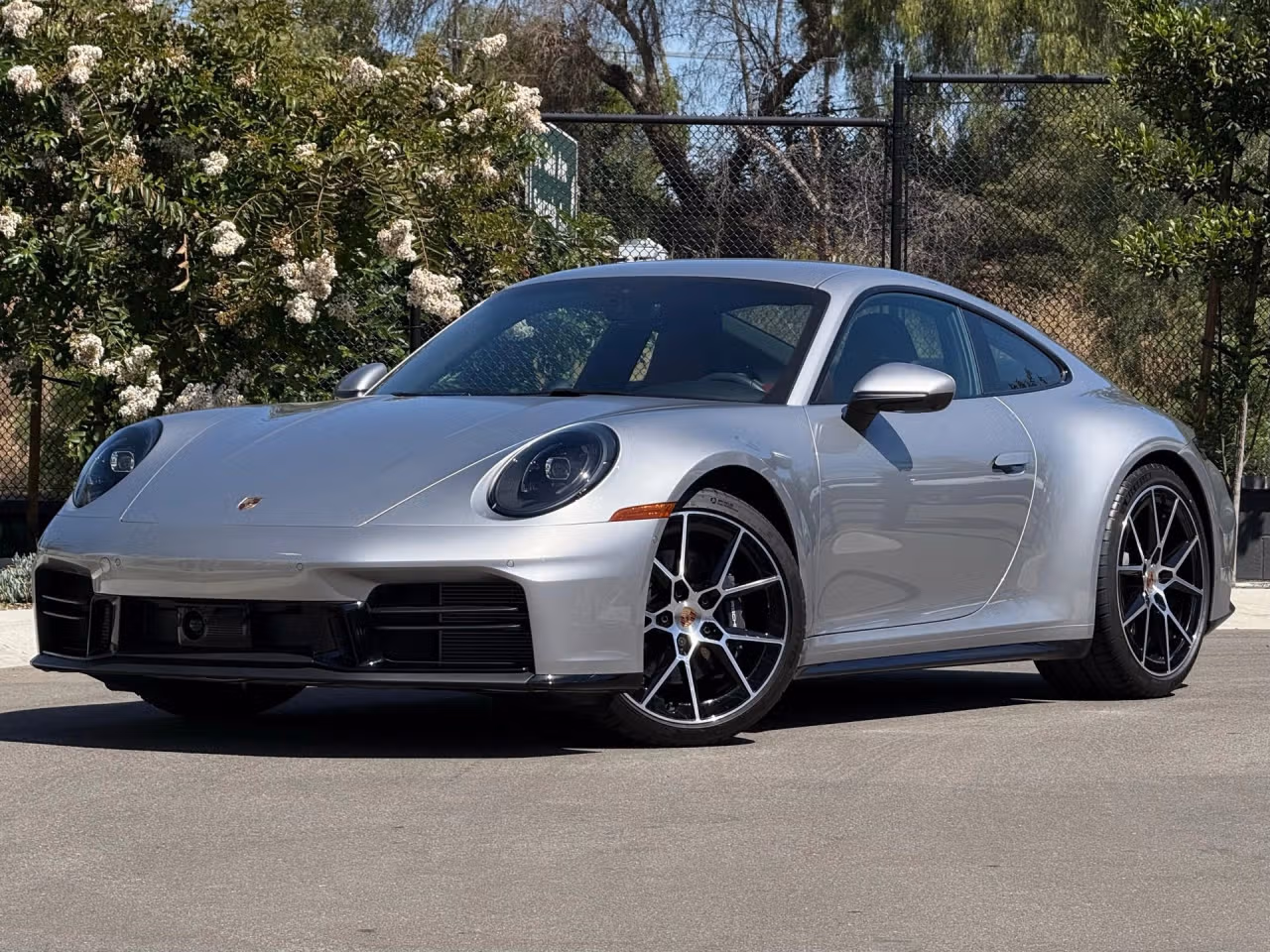 
           
        2025 Porsche 911