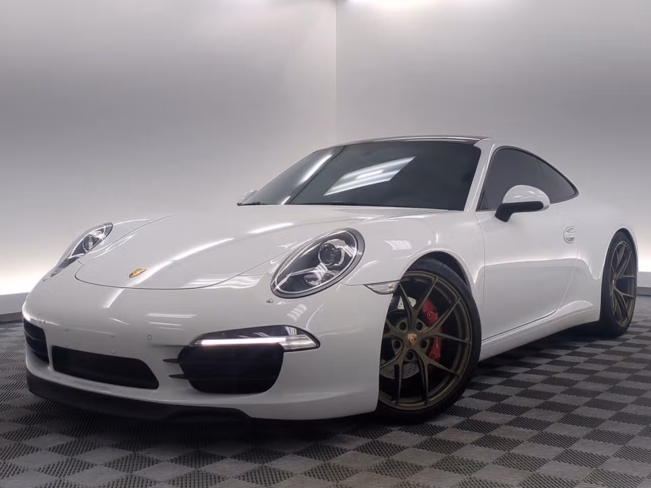 
           
        2014 Porsche 911