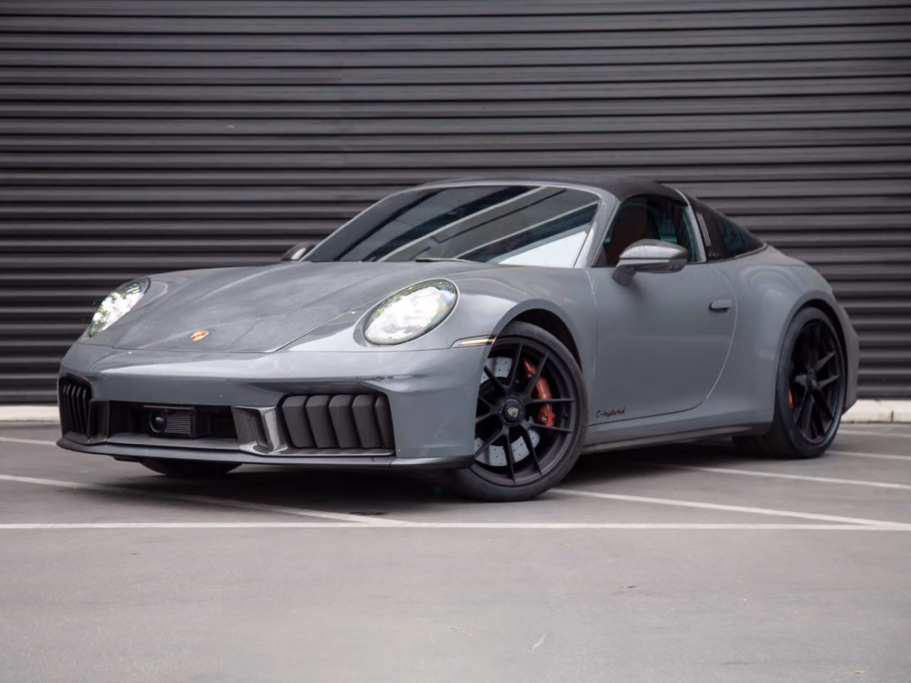 
           
        2025 Porsche 911