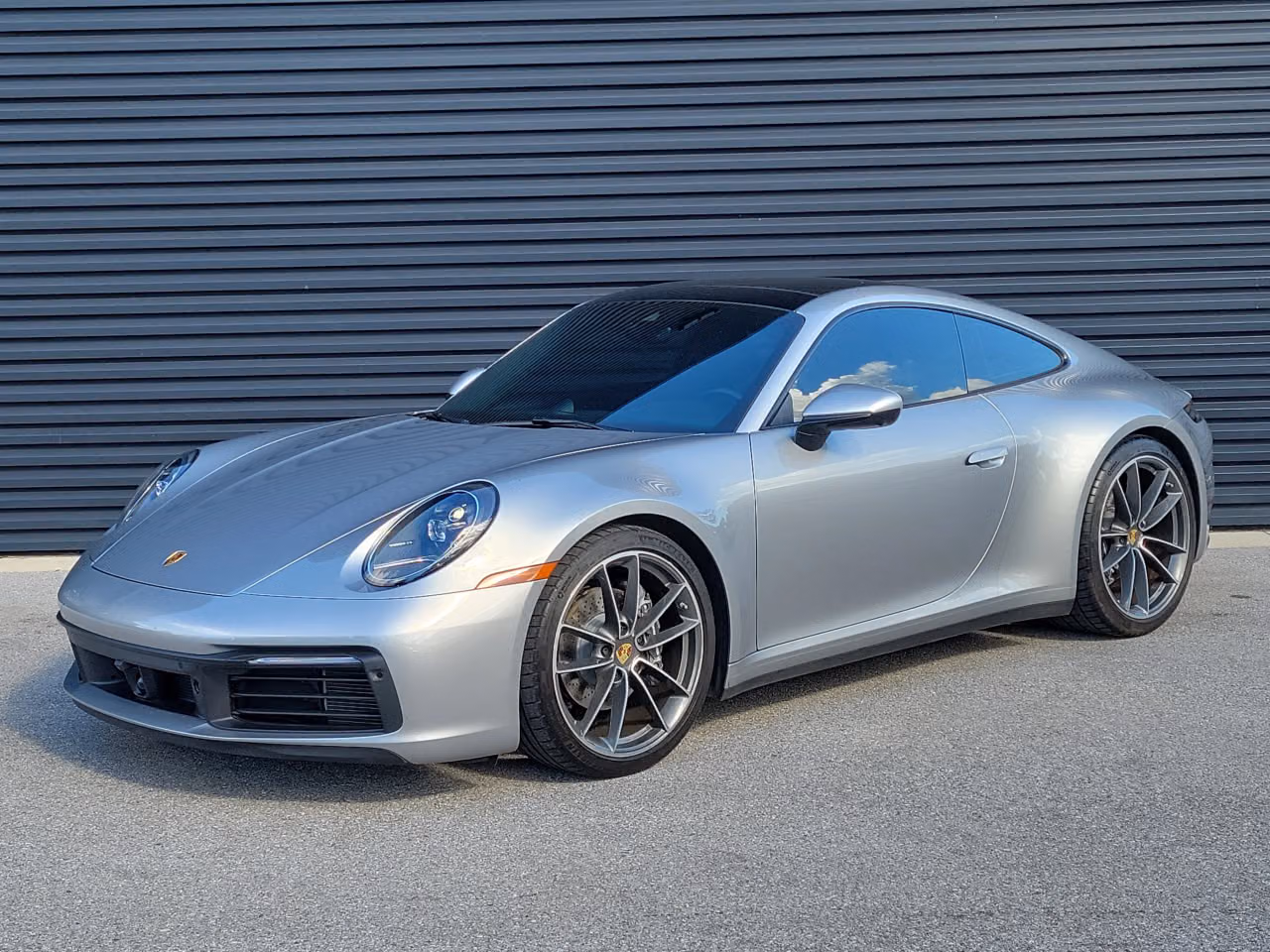 
           
        2024 Porsche 911