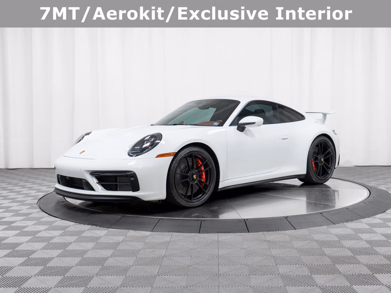 
           
        2024 Porsche 911