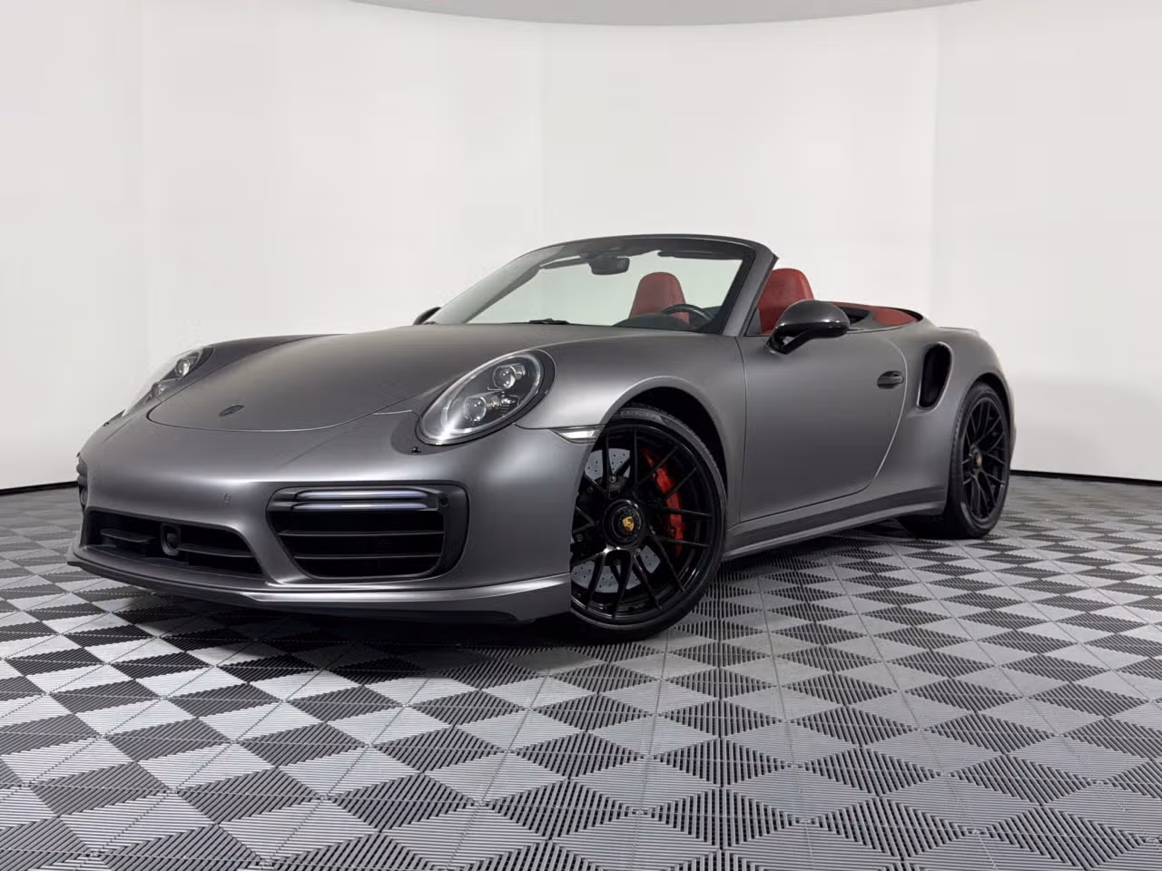 
           
        2017 Porsche 911