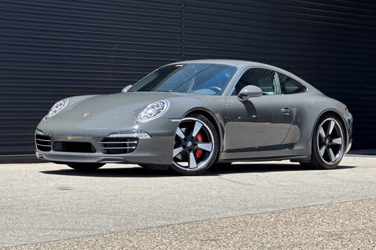 
           
        2014 Porsche 911
