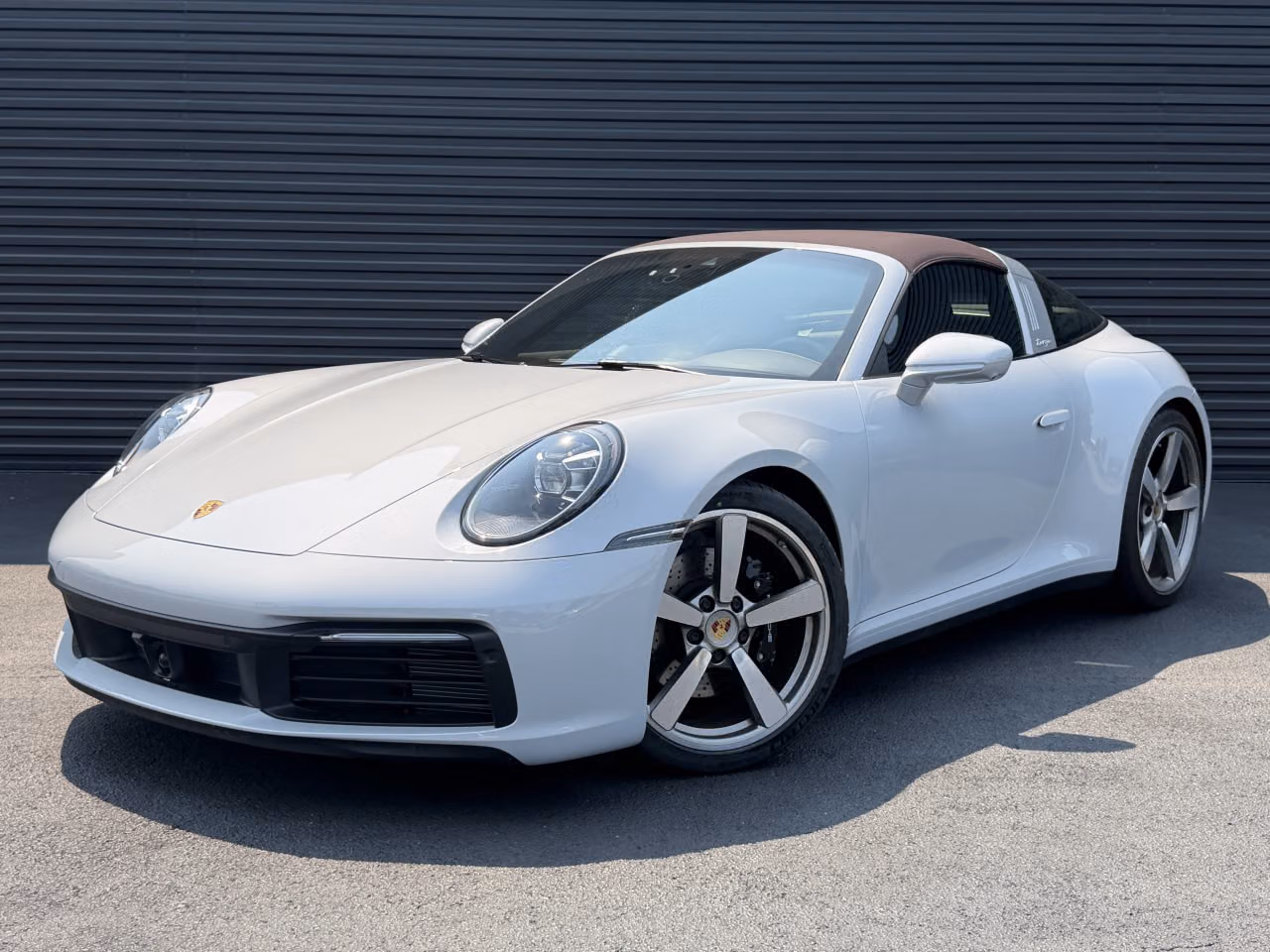 
           
        2024 Porsche 911