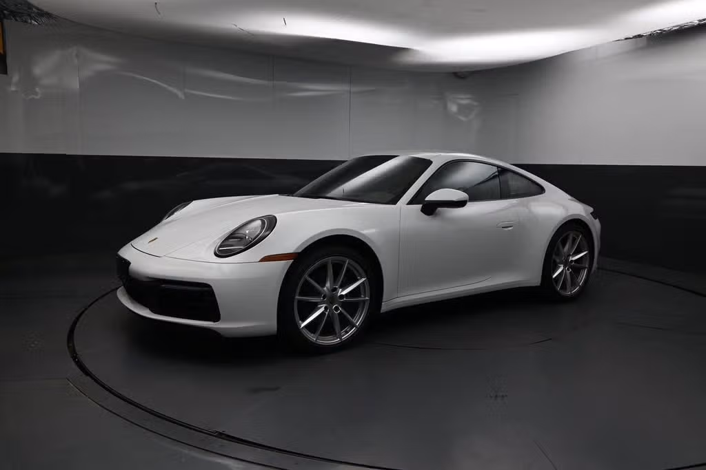 
           
        2024 Porsche 911