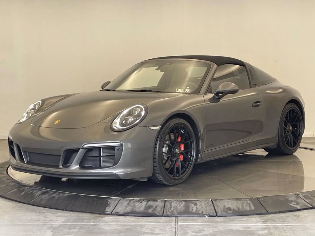 
           
        2019 Porsche 911