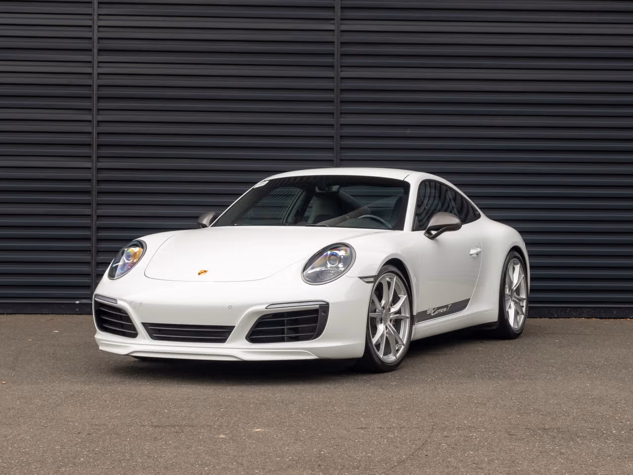 
           
        2019 Porsche 911