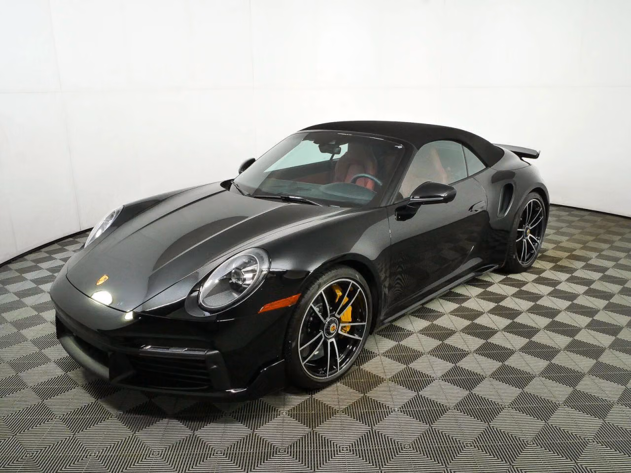 
           
        2024 Porsche 911