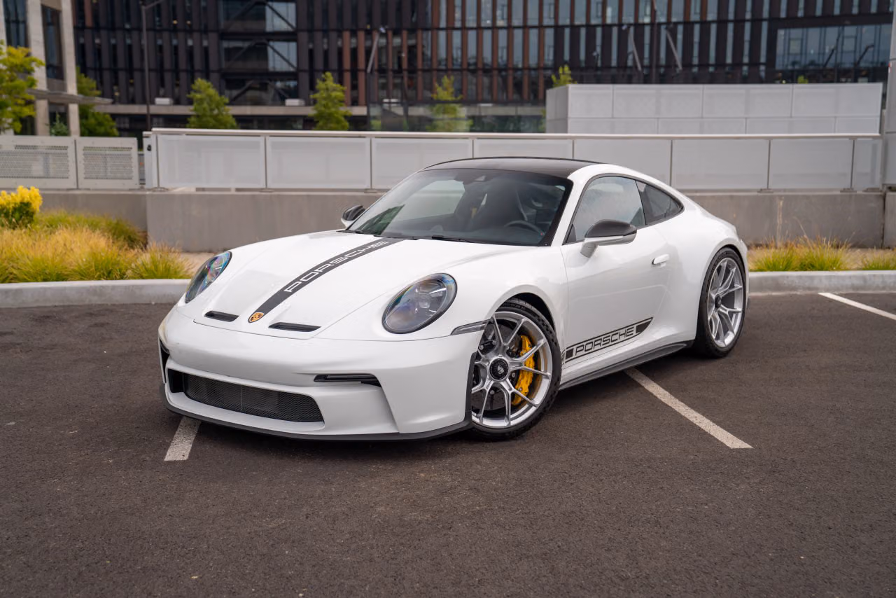 
           
        2024 Porsche 911