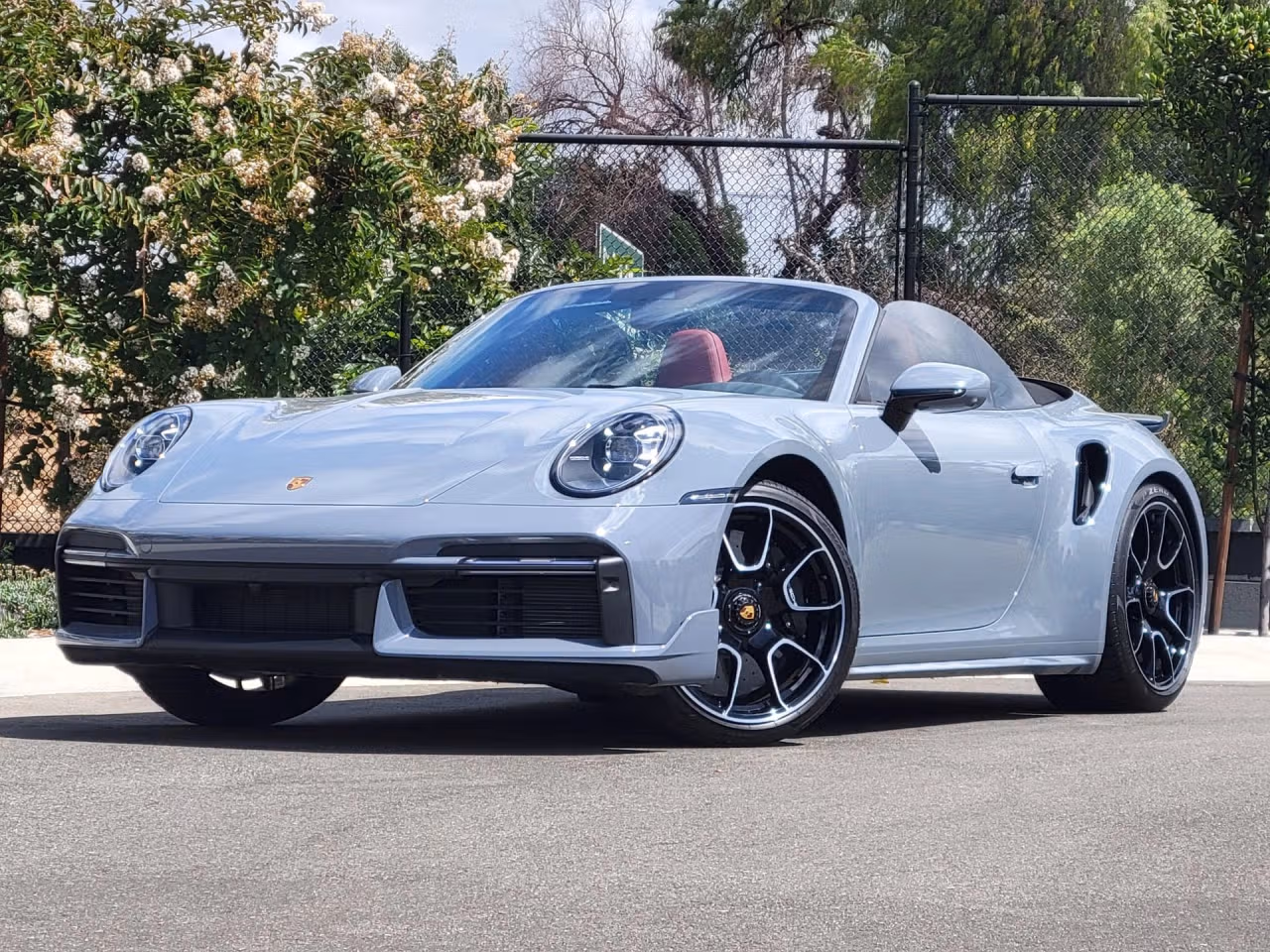 
           
        2025 Porsche 911