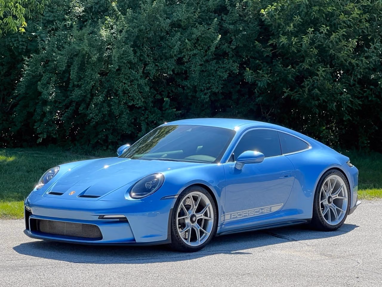 
           
        2022 Porsche 911