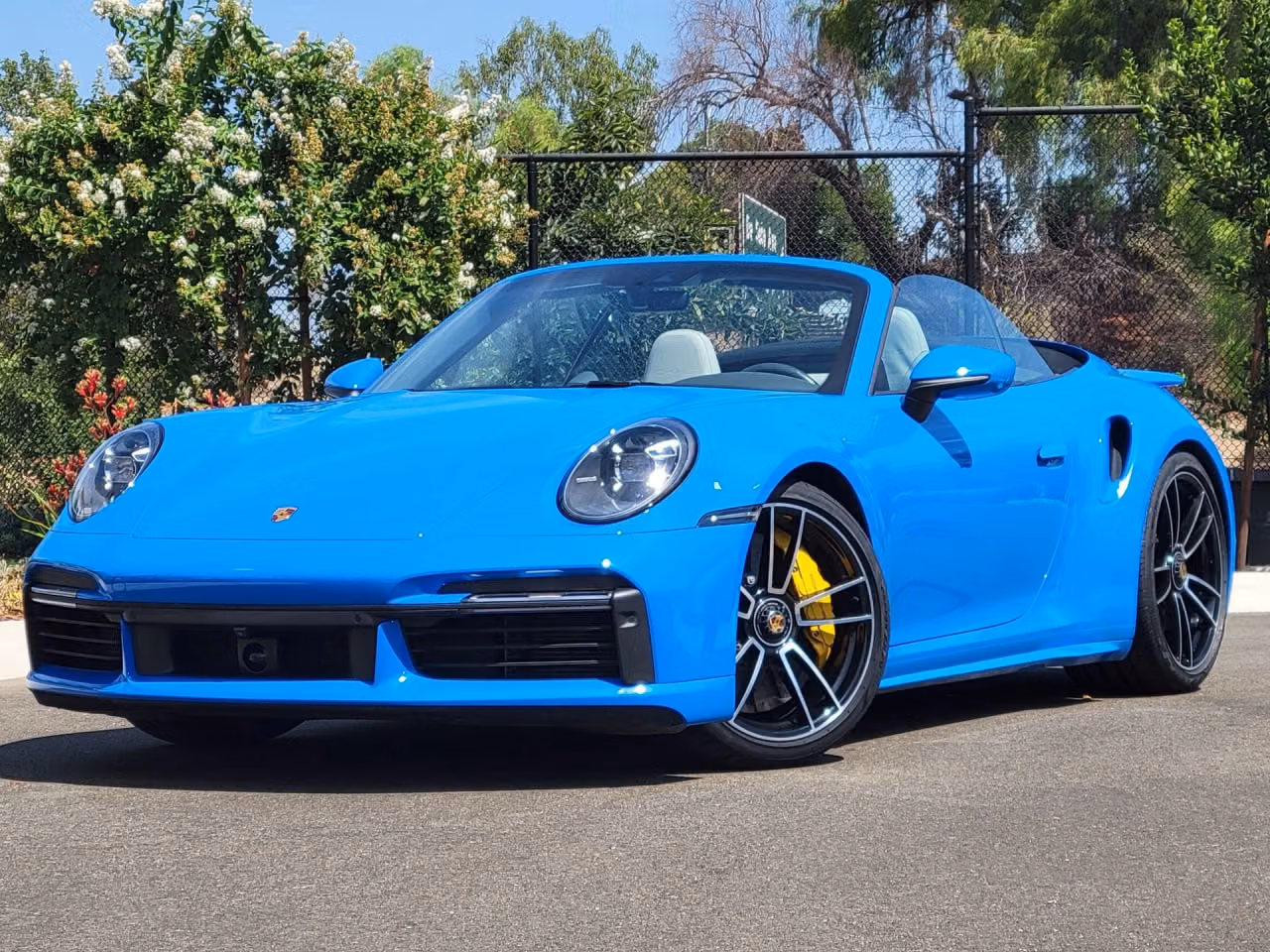 
           
        2023 Porsche 911