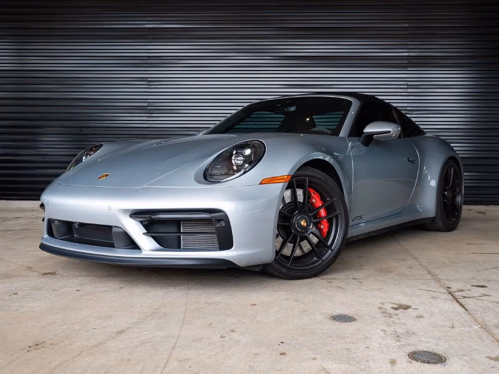 
           
        2022 Porsche 911