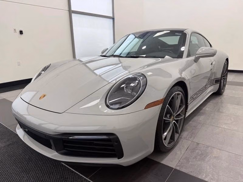 
           
        2024 Porsche 911