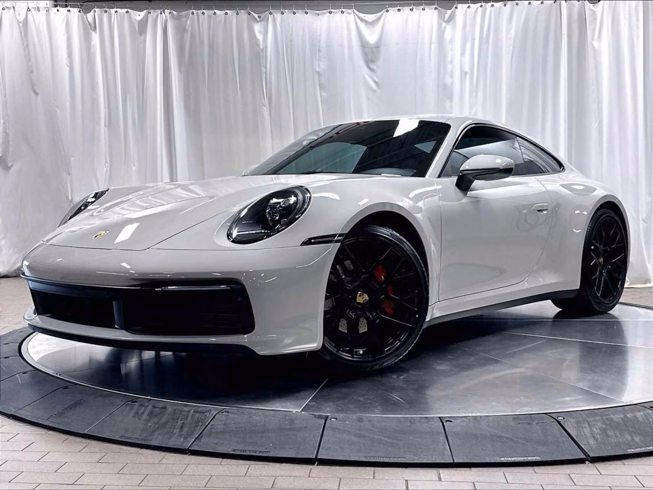 
           
        2021 Porsche 911
