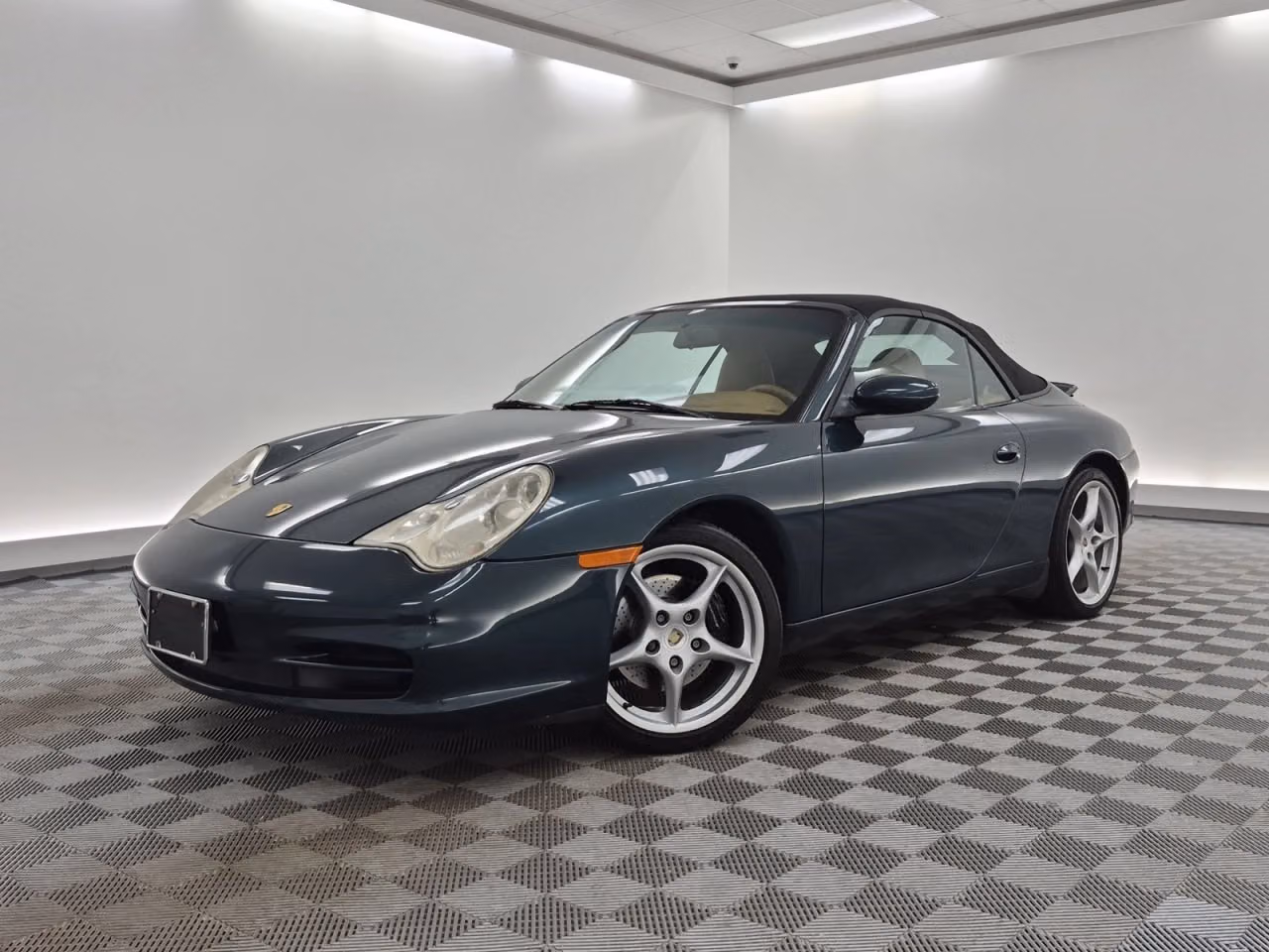 
           
        2004 Porsche 911