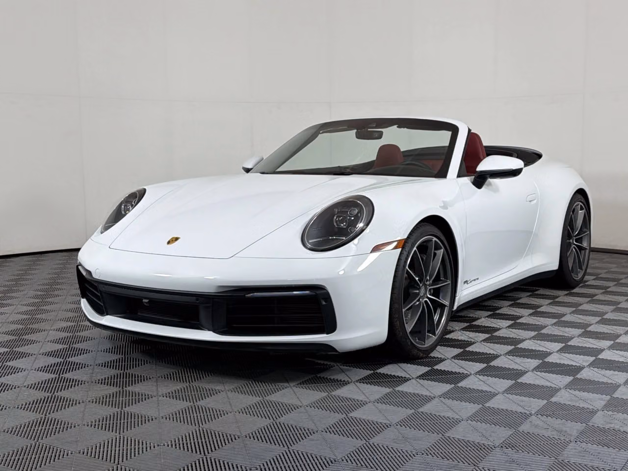 
           
        2024 Porsche 911