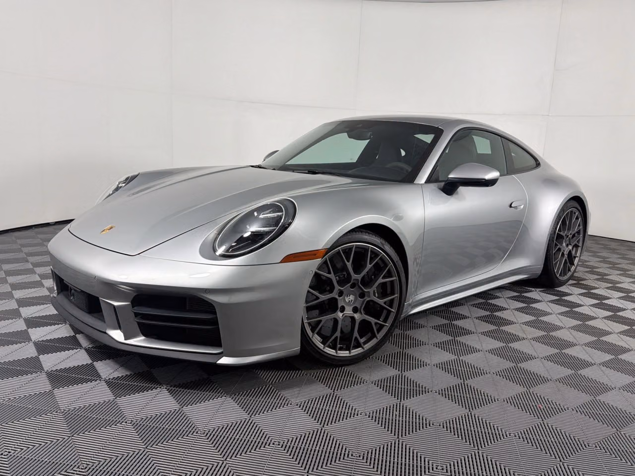 
           
        2025 Porsche 911