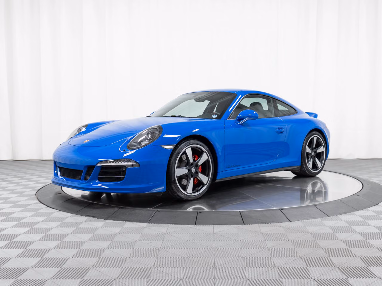 
           
        2016 Porsche 911
