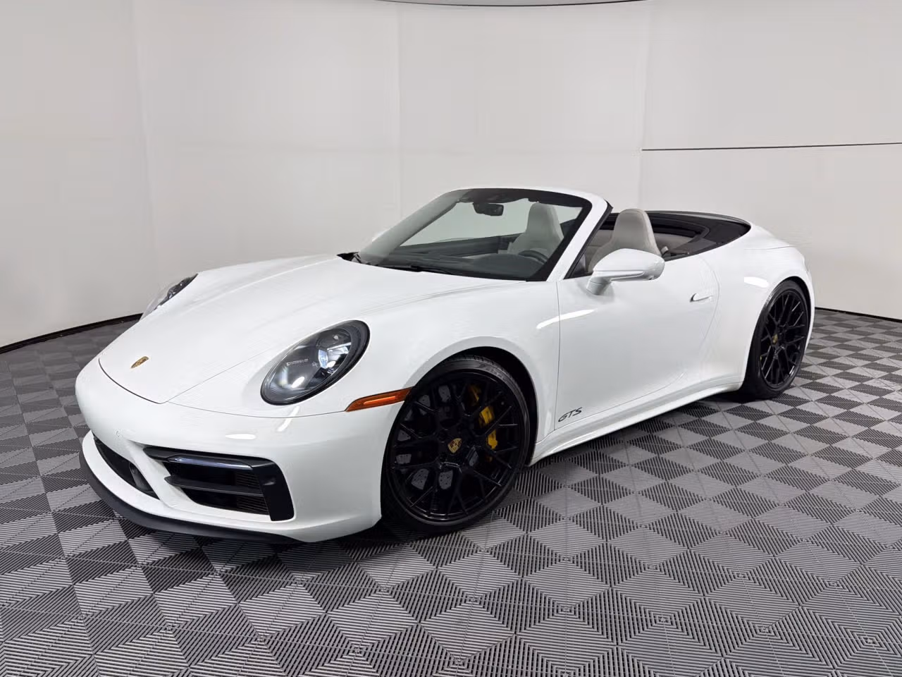 
           
        2022 Porsche 911