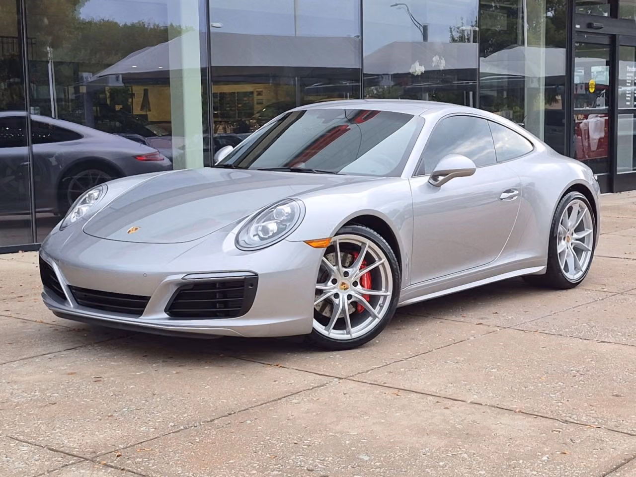 
           
        2019 Porsche 911