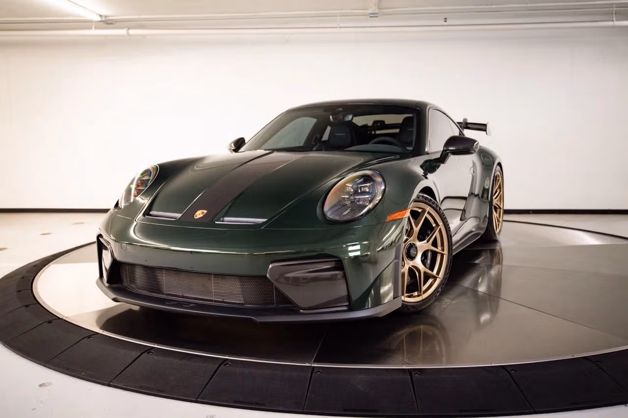 
           
        2025 Porsche 911
