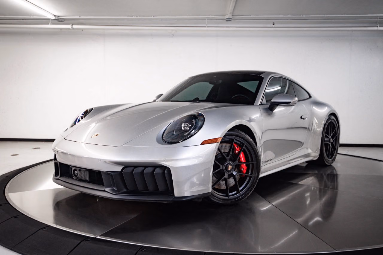 
           
        2025 Porsche 911
