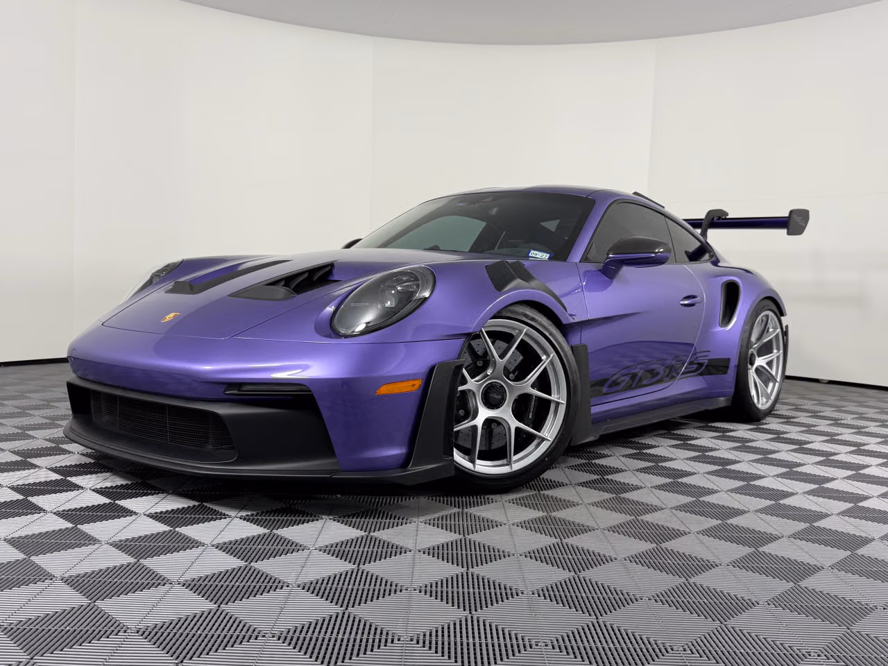 
           
        2025 Porsche 911