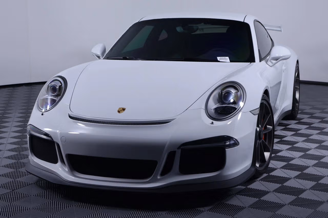 
           
        2015 Porsche 911