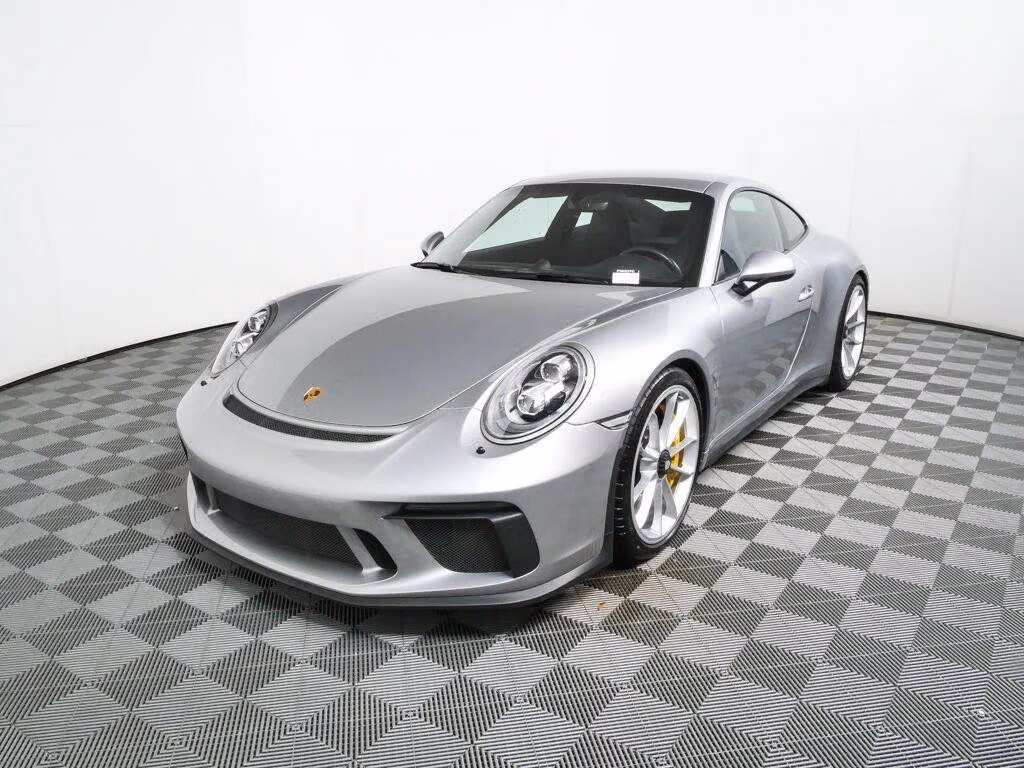 
           
        2018 Porsche 911